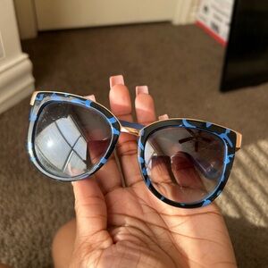 Stylish Blue and Black Cat-Eye Sunglasses